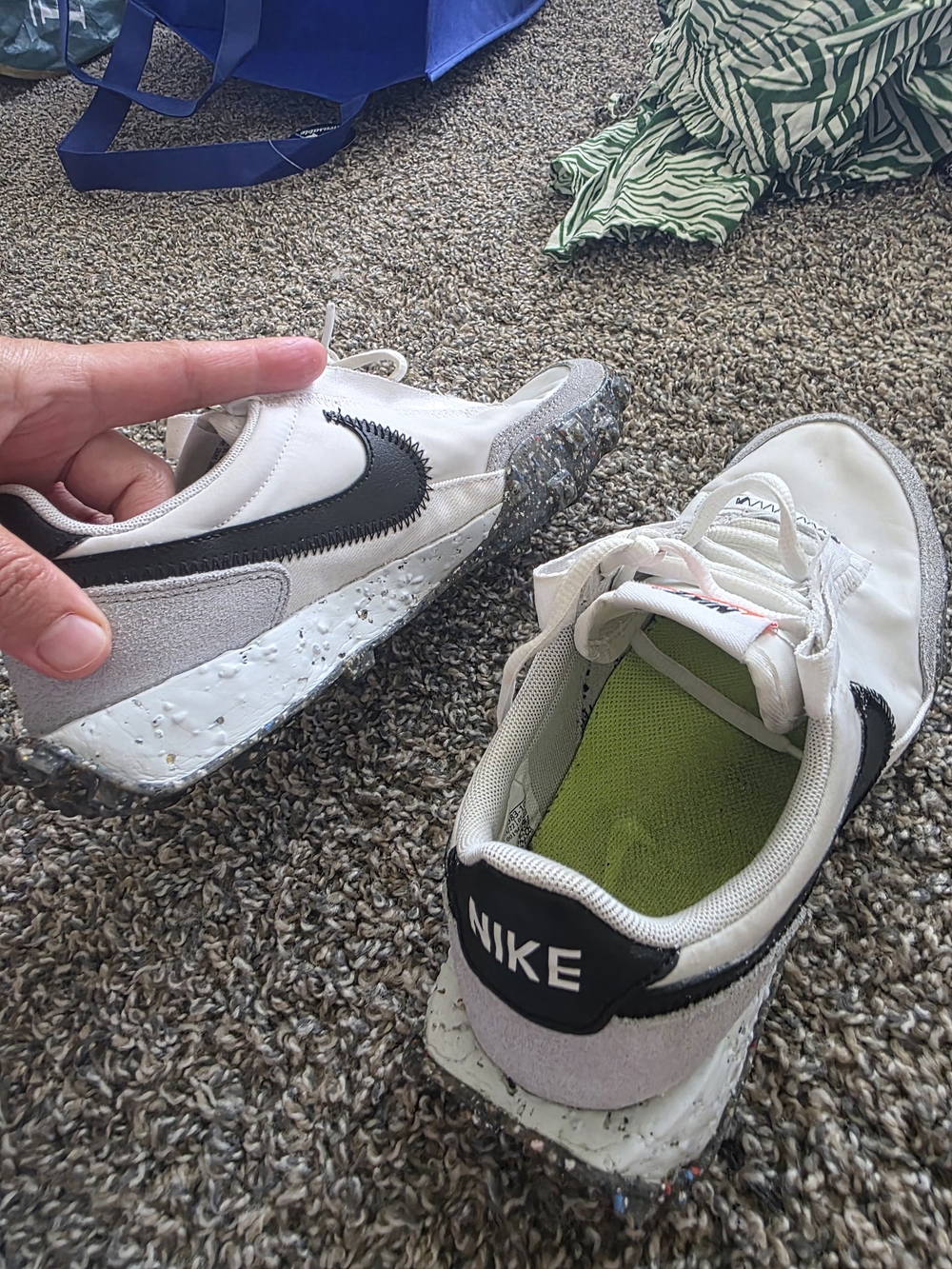 Nike Women's White Sneakers with Black Swoosh and Speckled Sole - Picture 7 of 8